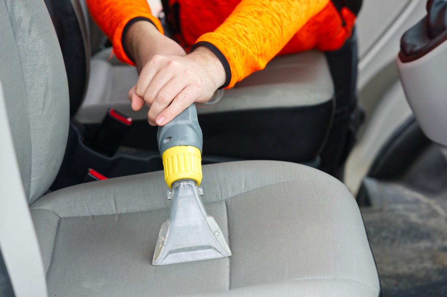 ras auto care is the no:1 CAR SERVICE CENTER IN DUBAI- DETAILING blog