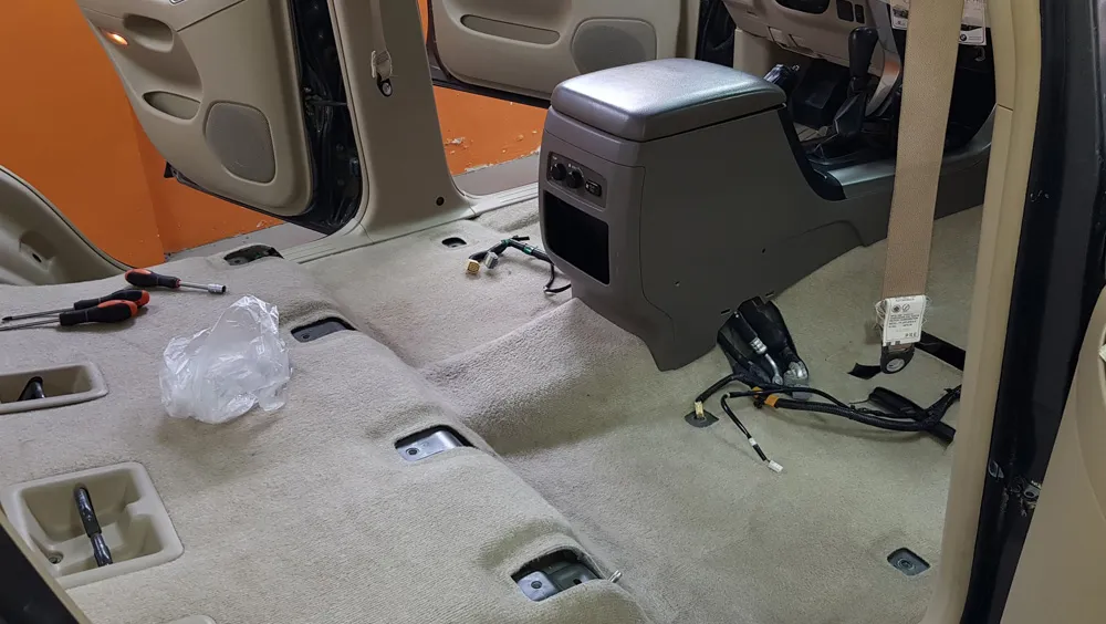 Driving can be more relaxing and enjoyable when the interior of the car is clean.